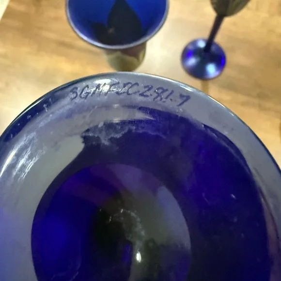 Vintage Artisan Blown Carnival Glass Champagne Flutes - Picture 11 of 16